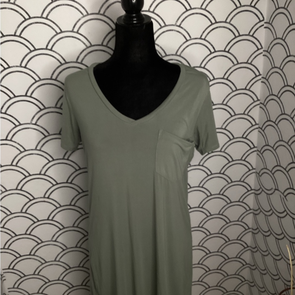 Another Love V-Neck Pocket Tee Dress – Size Medium